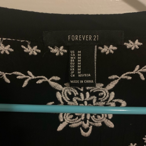 Forever 21 Black and White Kimono Size M - Picture 5 of 6